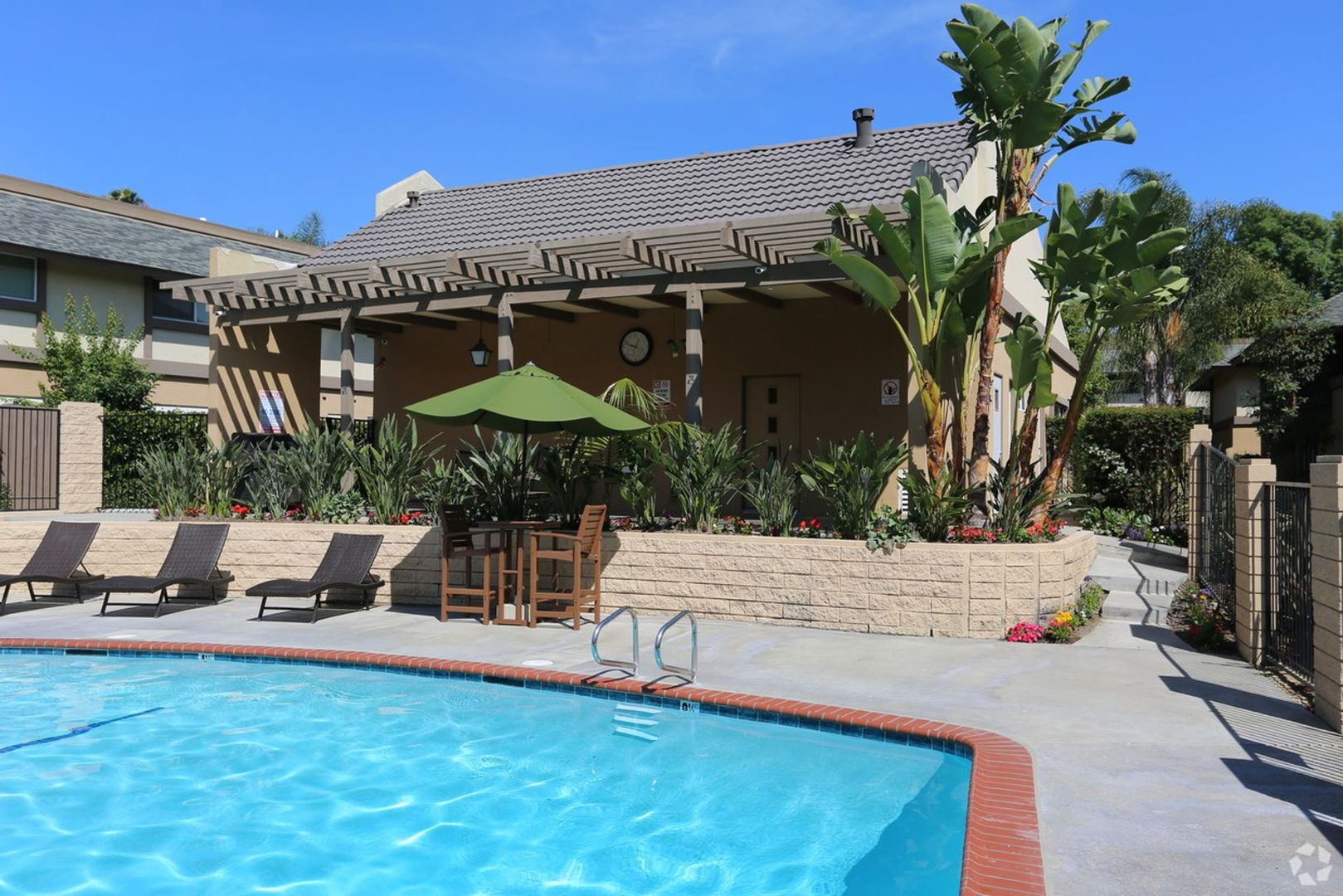 TUSTIN Apartment: 14382 REDHILL AVE