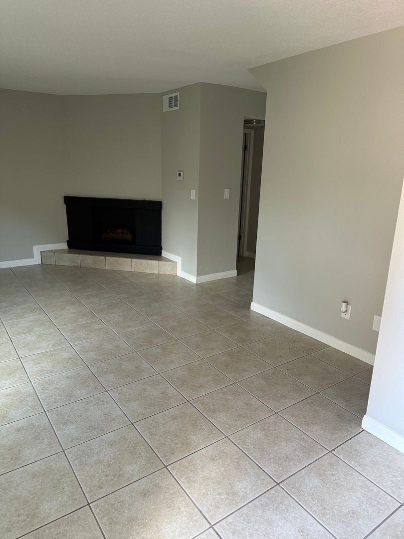 TUSTIN Apartment: 14382 REDHILL AVE