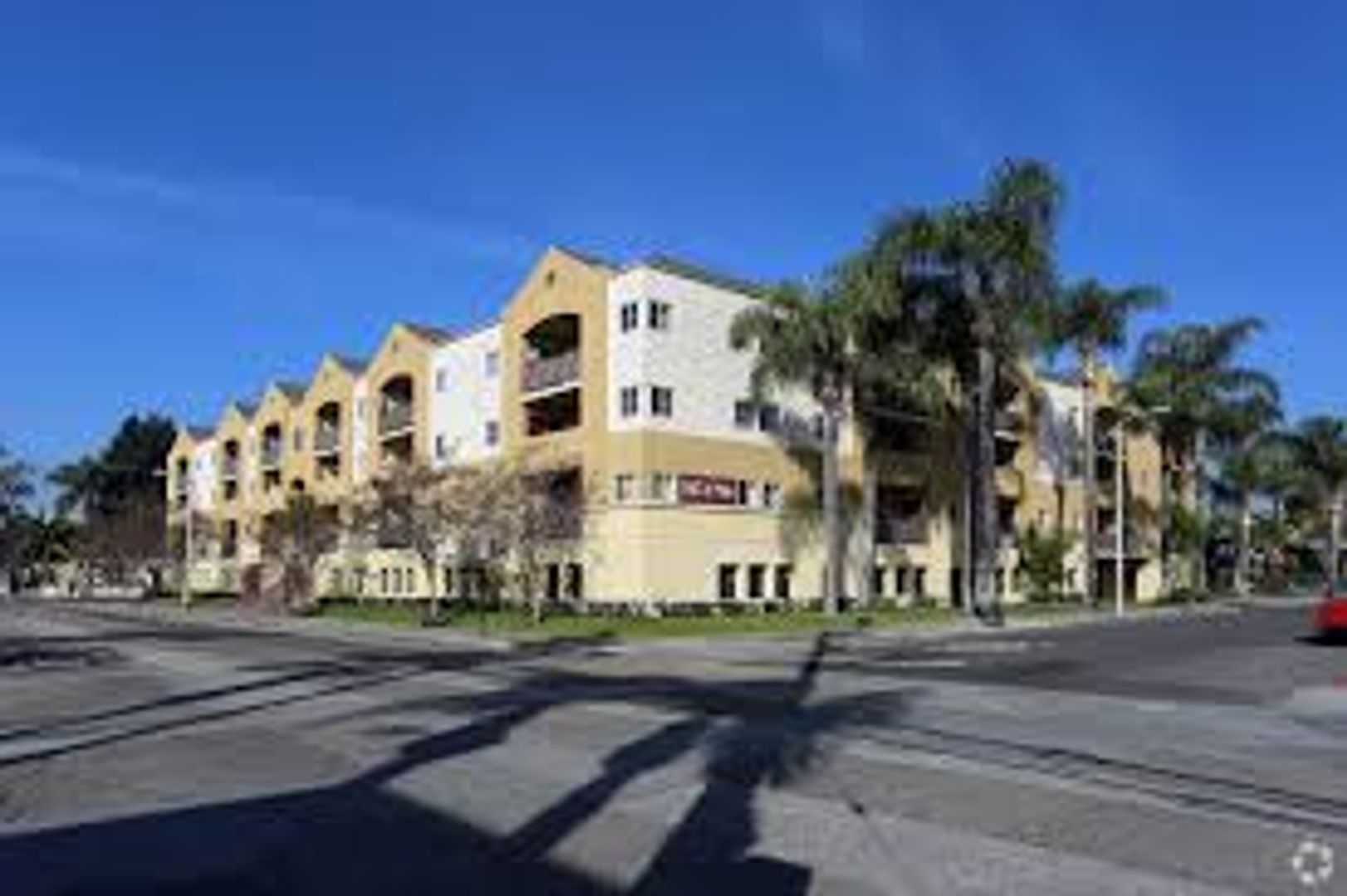 SANTA ANA Apartment: 703 W. WASHINGTON AVE.