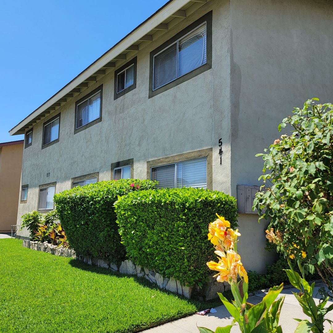 LA HABRA Apartment: 541 LACADENA WAY