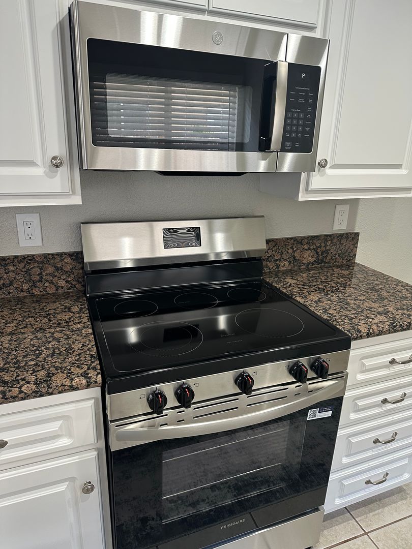 TUSTIN Apartment: 14382 REDHILL AVE