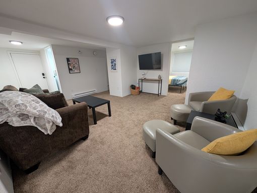 Beautiful Furnished Duplex in Normal Hill - Utilities Included! – photo 1