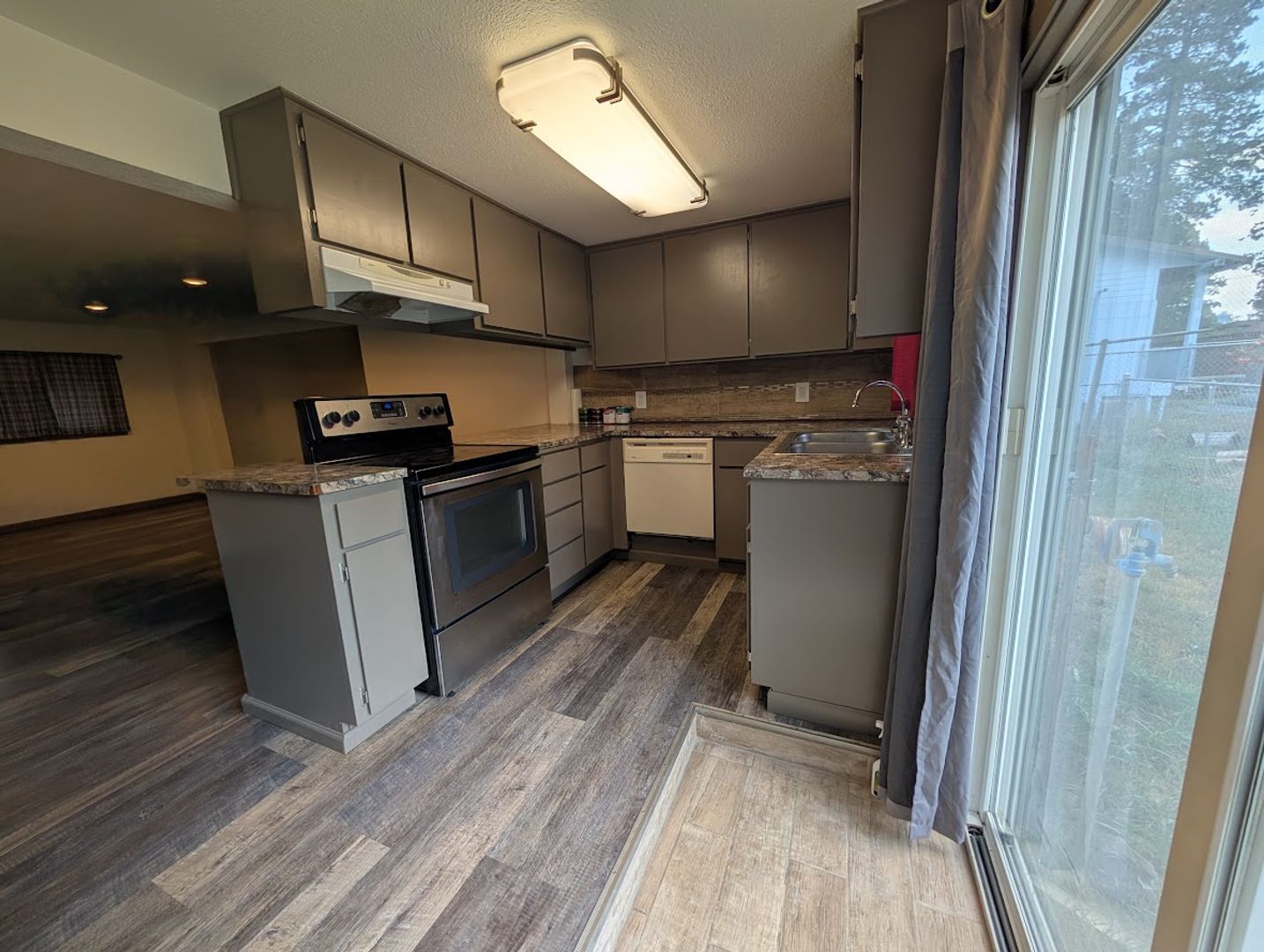 Winchester House: 410 Camas Street