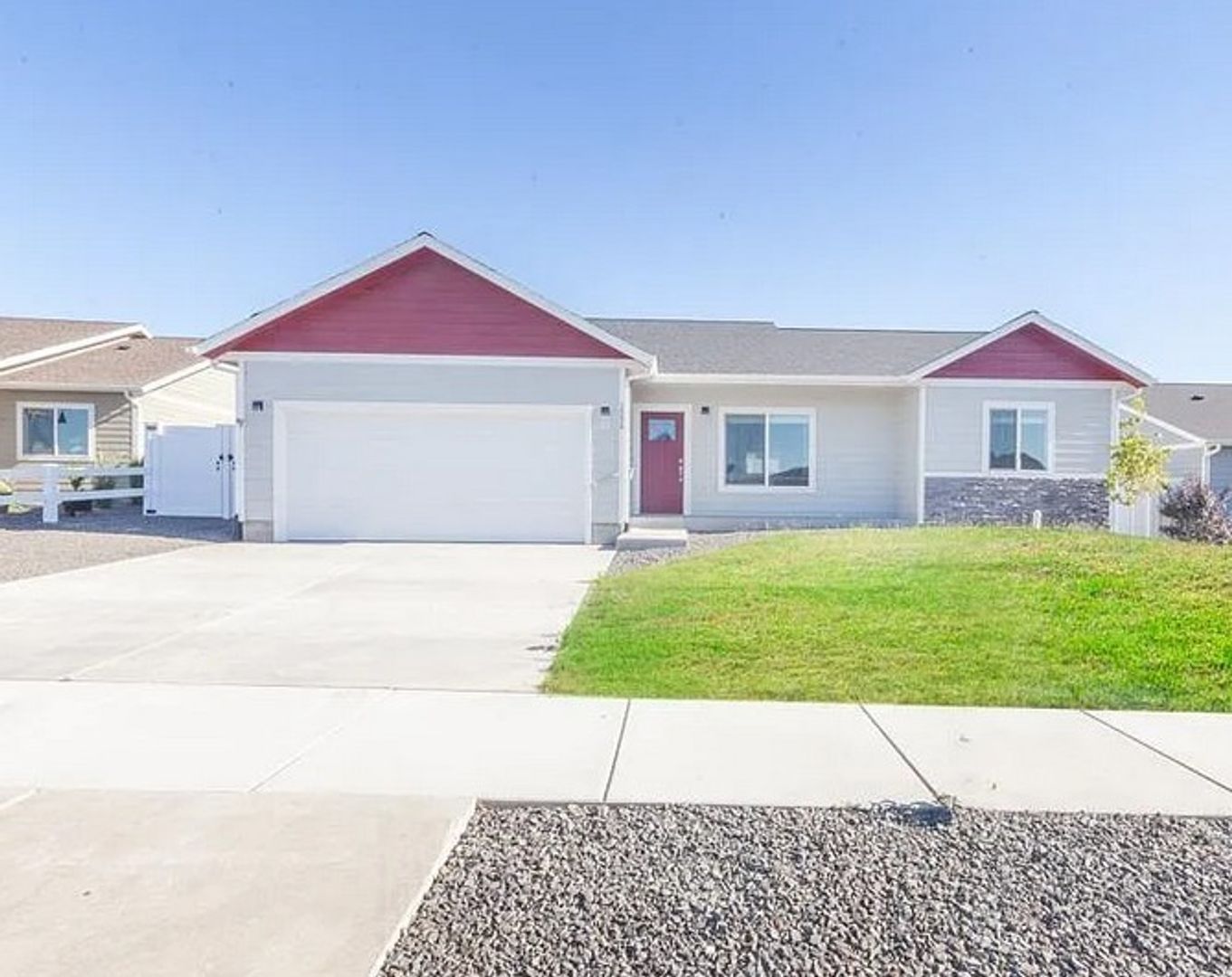 Lewiston House: 1556 Frontier Drive