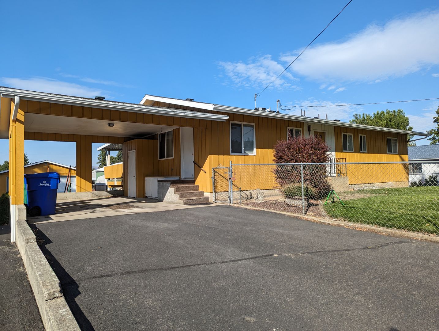 Lewiston Apartment: 527 Linden Drive