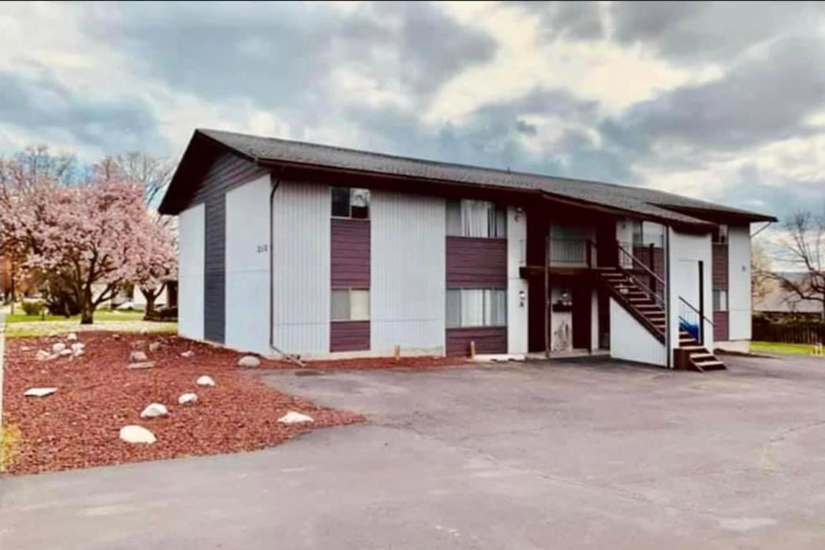 Lewiston Apartment: 318 3rd Street