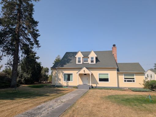 Picturesque Waha Farm House with 2 Horse Pastures – photo 1