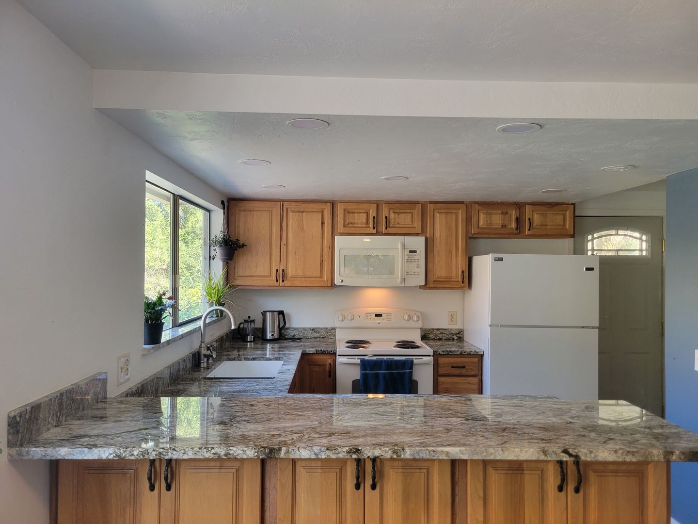 Lenore House: 18710 Fernwood Drive