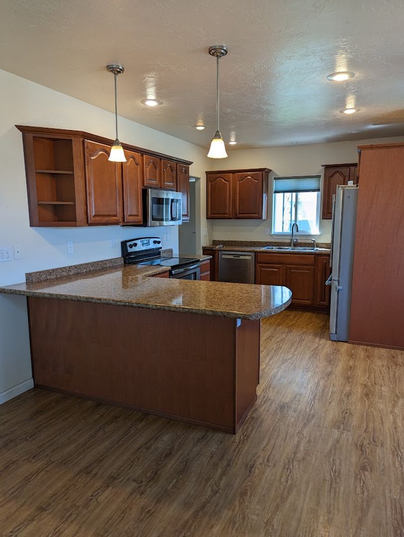 Lewiston House: 711 Prospect Avenue