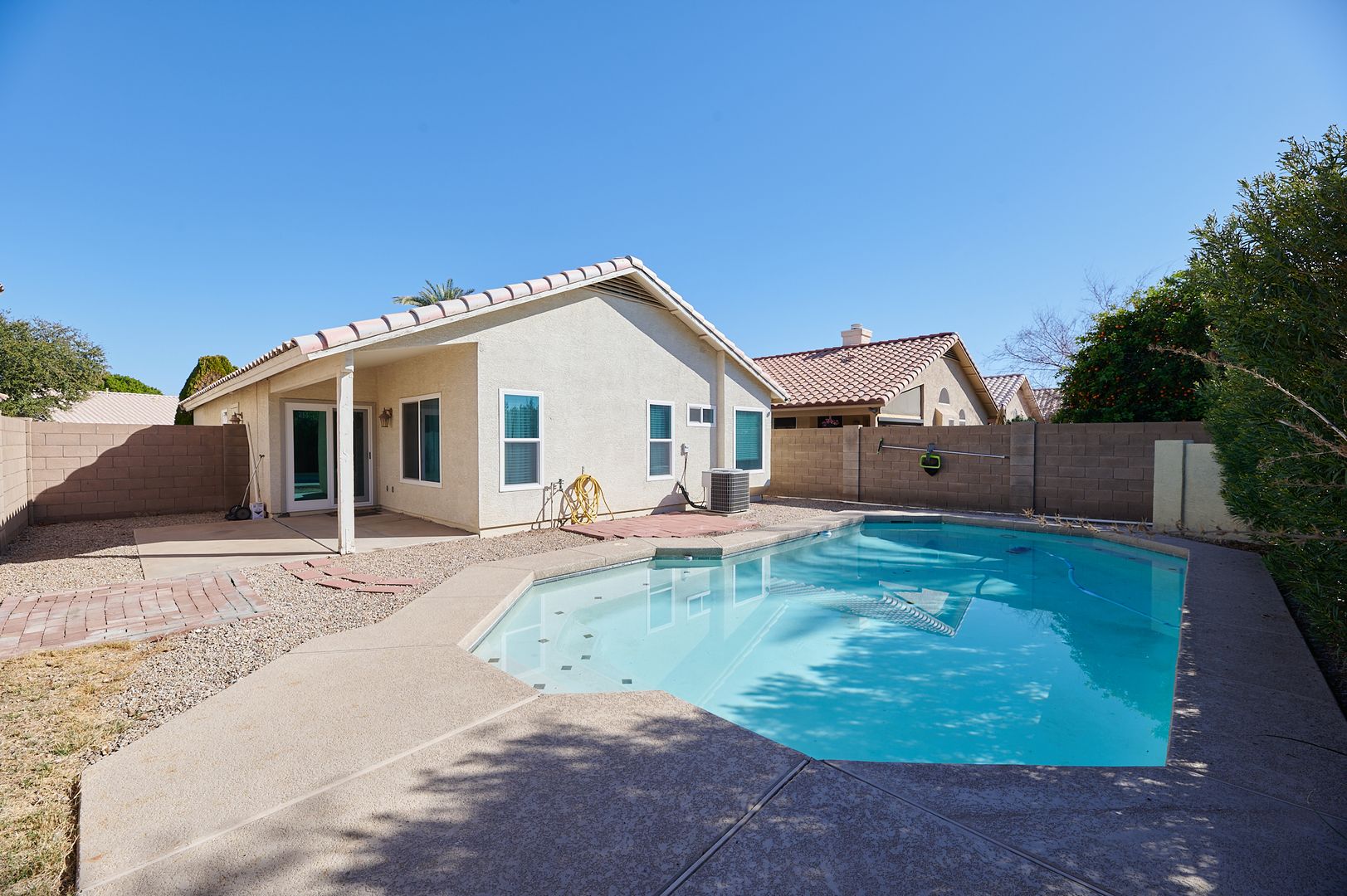 Gilbert House: 888 N Cole Dr