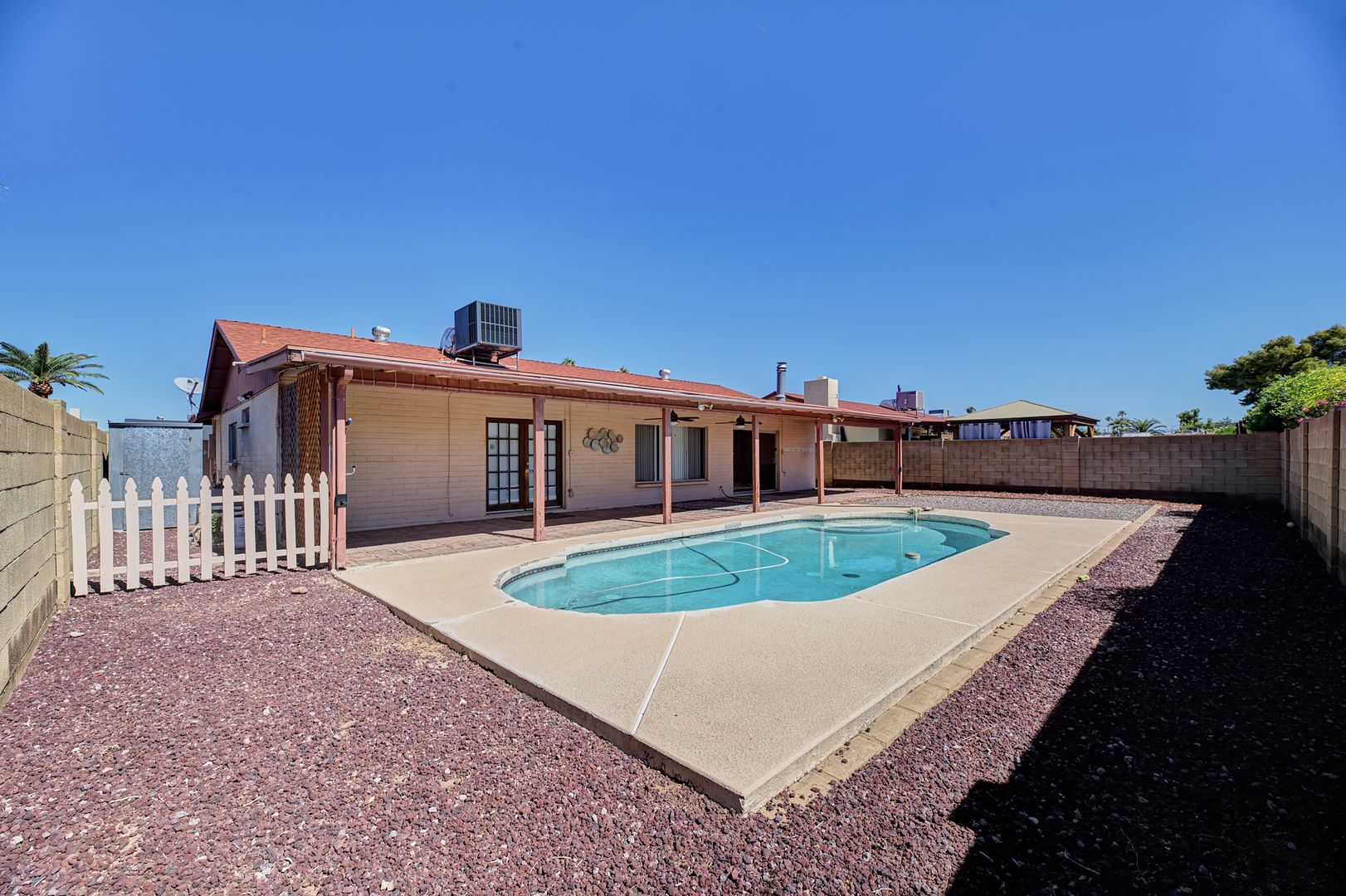 Glendale House: 5215 W Garden Dr