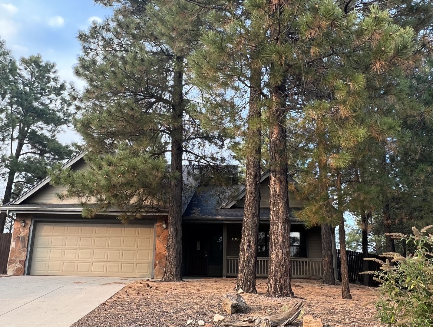 Flagstaff House: 108 W Gold Rush Trail
