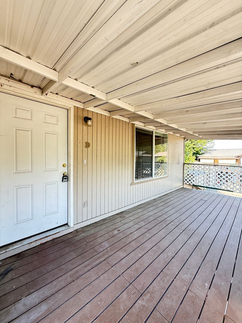 Phoenix Apartment: 330 Independence Circle
