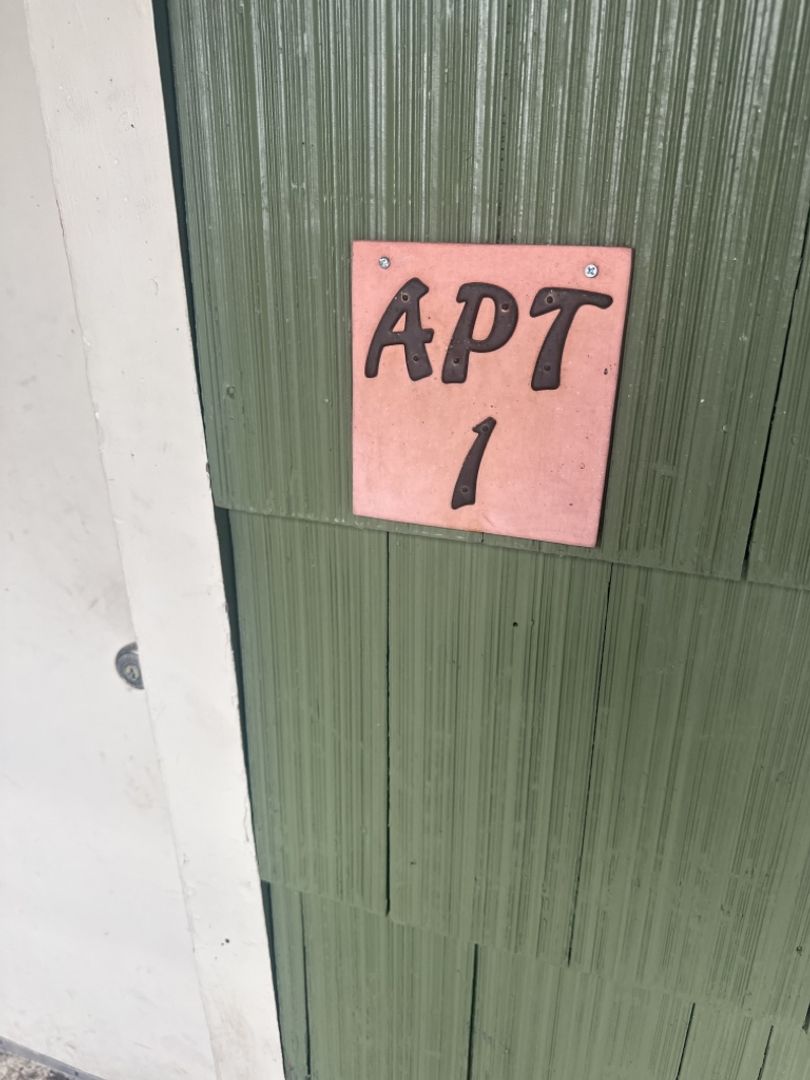 Medford Apartment: 855 E. 10th St