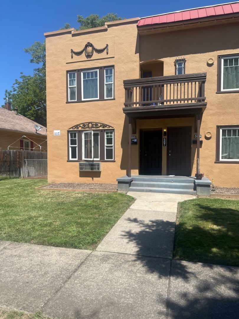 Medford Apartment: 505 S. Holly St.