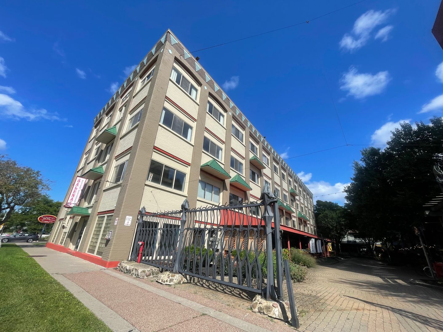 Rochester Apartment: 274 N Goodman St