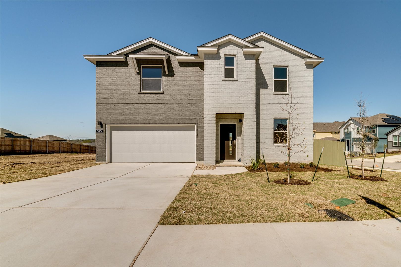 Manor House: 9824 Eloquence Dr
