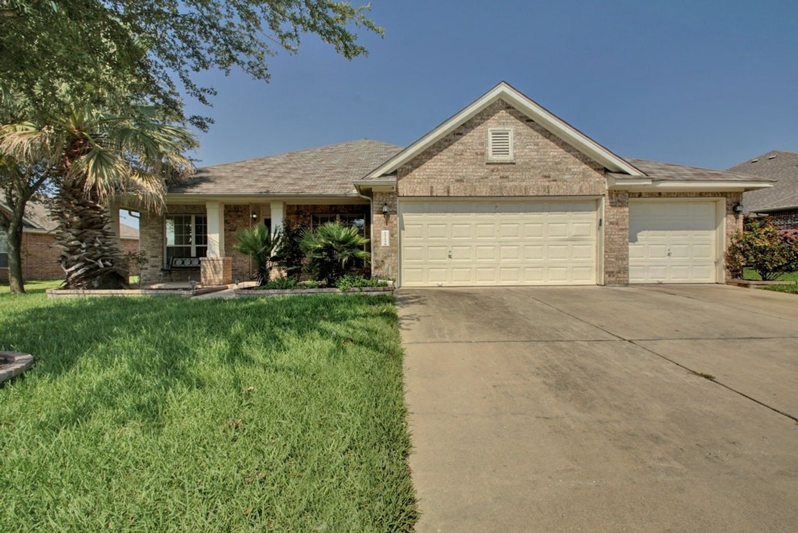 Pflugerville House: 19704 Vilamoura Street