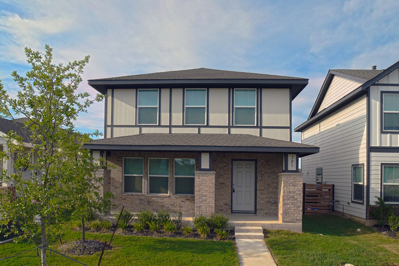 Kyle House: 321 Keefer