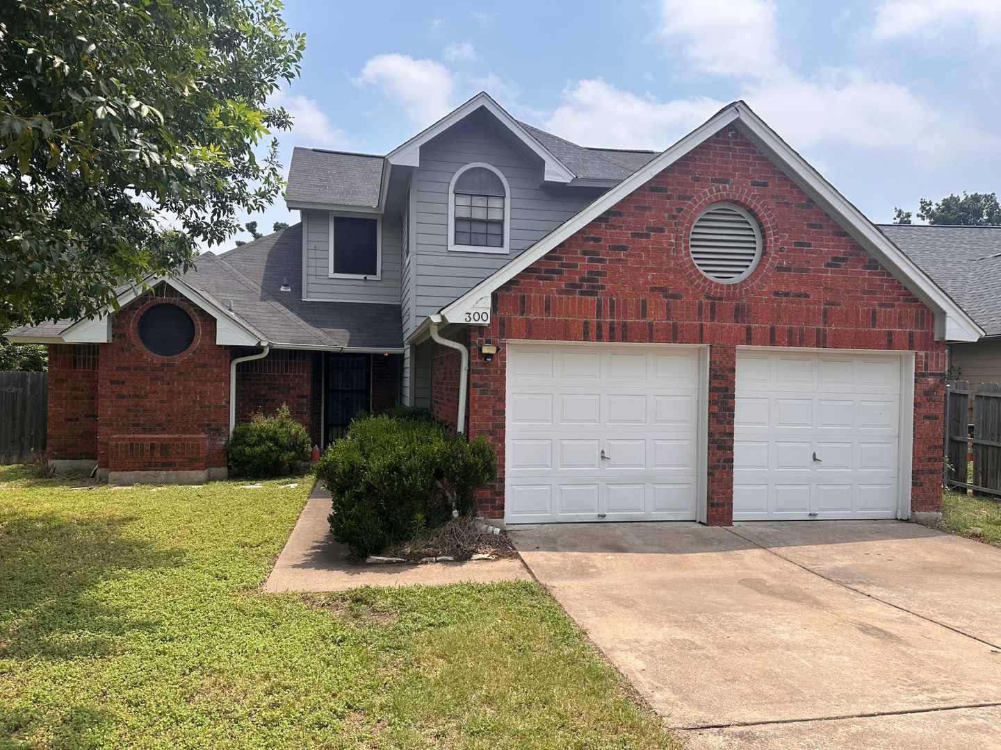 Cedar Park House: 300 Oakcrest Dr