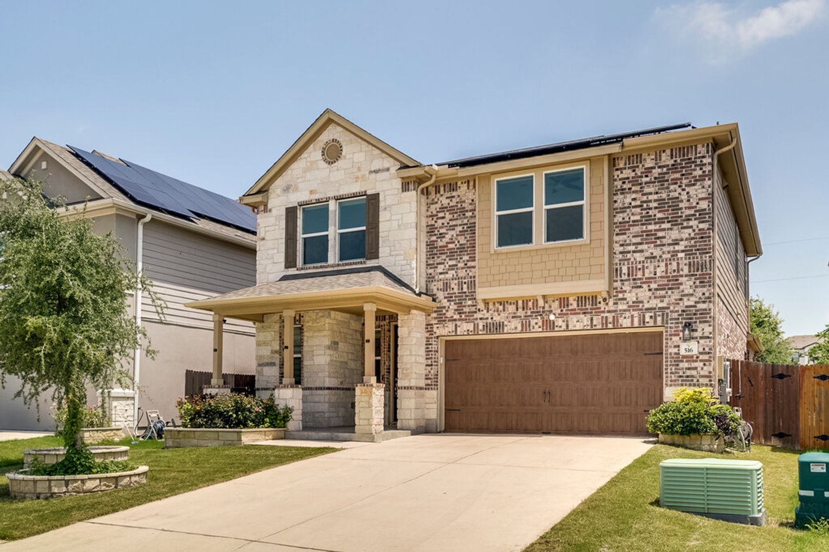 Austin House: 516 Ayinger Lane