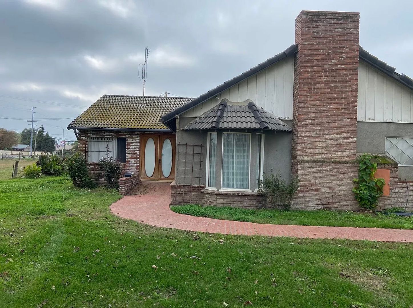 Porterville House: 825 Mathew Street
