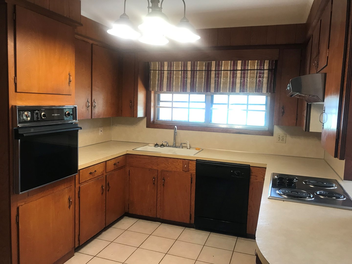 Shreveport House: 3213 Hatcher Rd