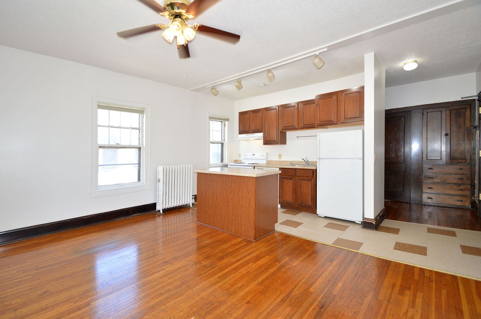 Minneapolis Apartment: 128 E. 18th St.