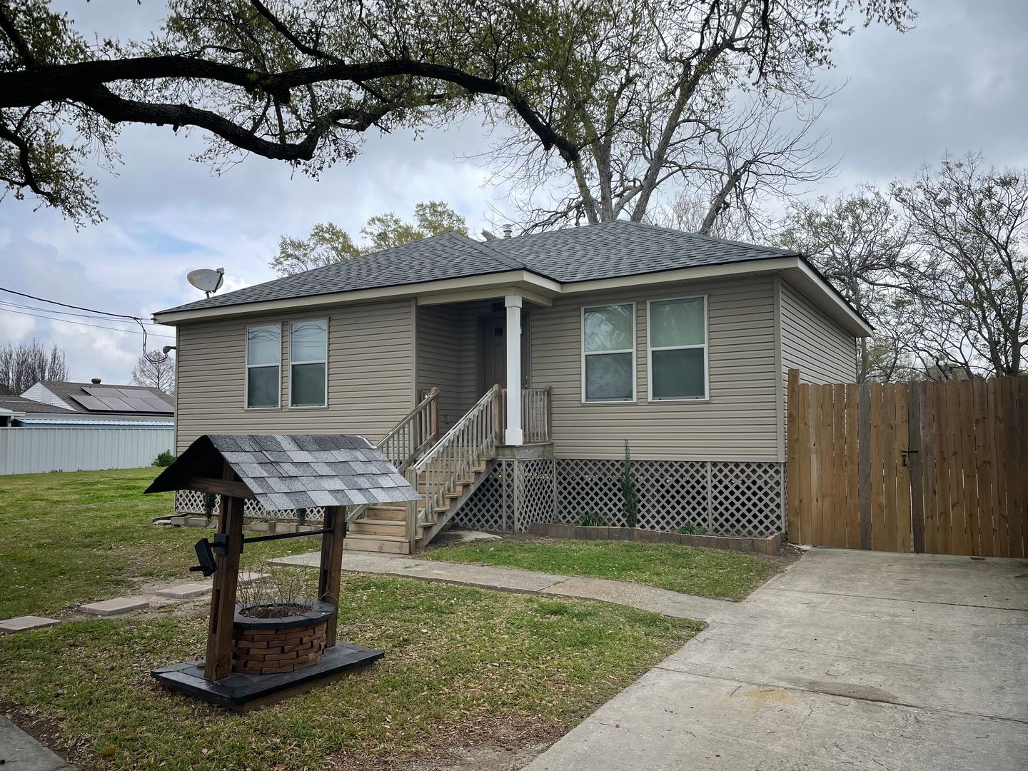 Chalmette House: 3013 Palmetto St