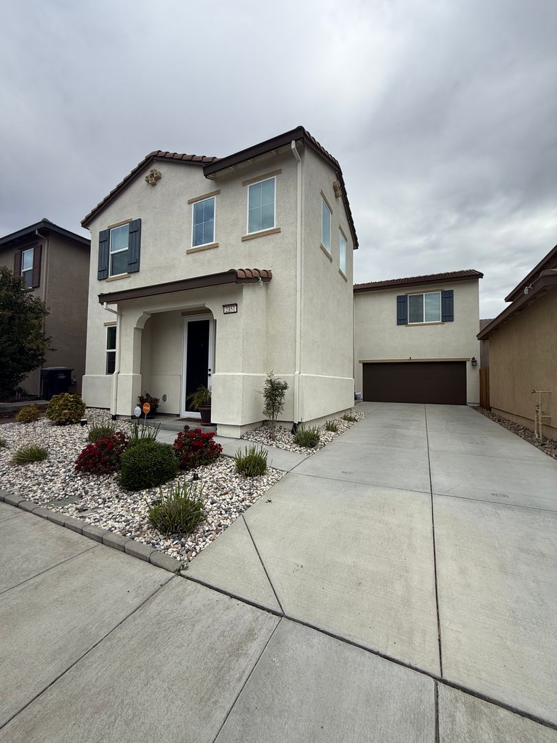 Fairfield House: 2351 Hanson Drive
