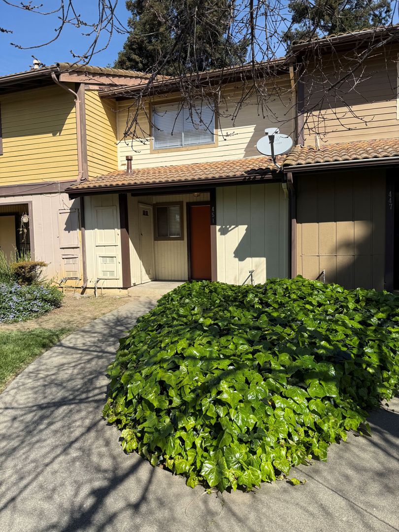 FAIRFIELD Townhome: 451 TABOR AVENUE