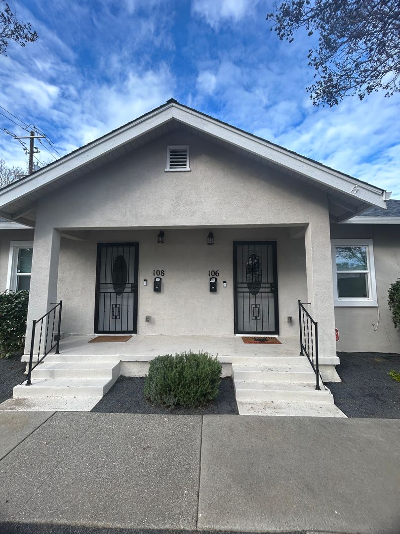 Vacaville Apartment: 106-108 Walnut Avenue