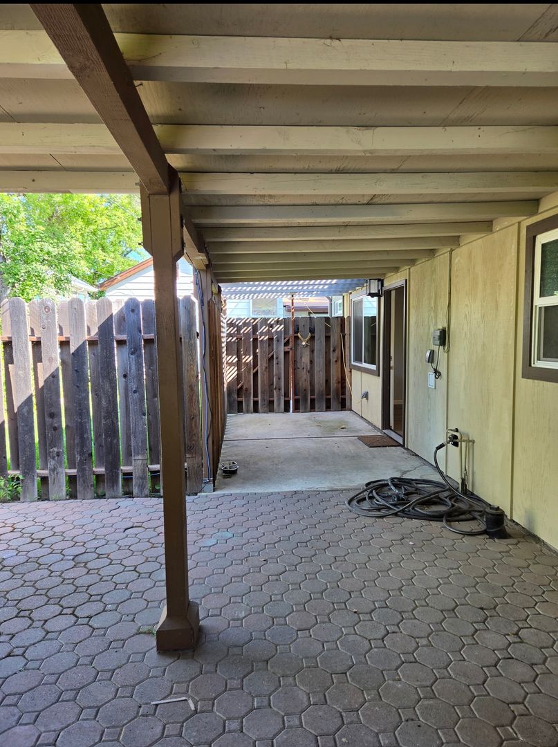 Fairfield House: 933 Delaware #A