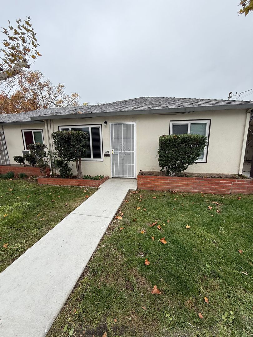 Fairfield Apartment: 512 Carpenter Street