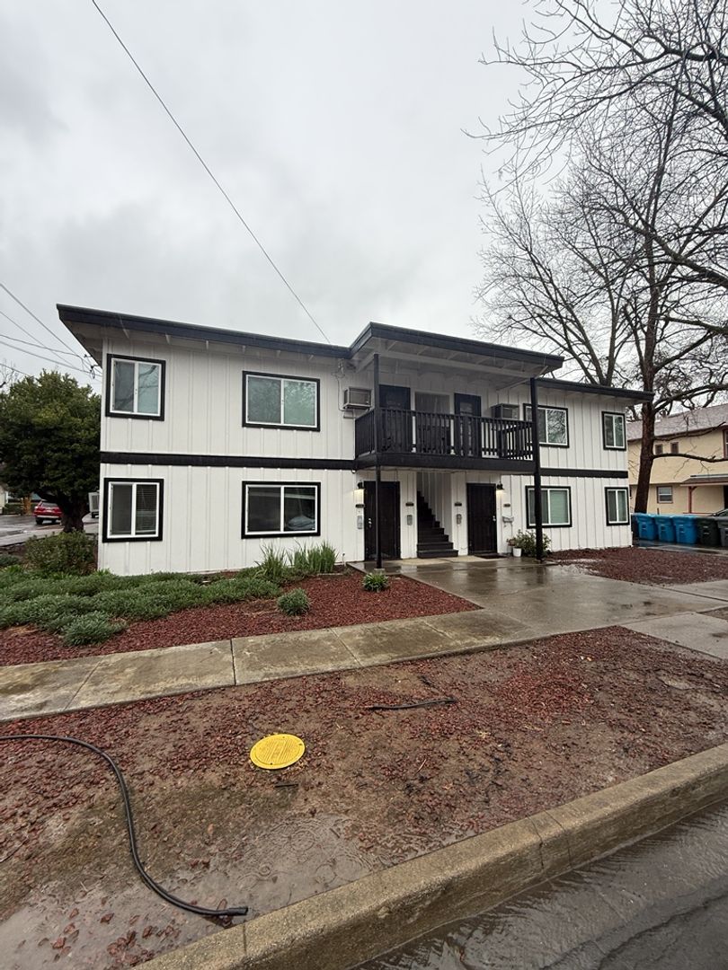 VACAVILLE Apartment: 115, 117, 119 & 121 MASON STREET