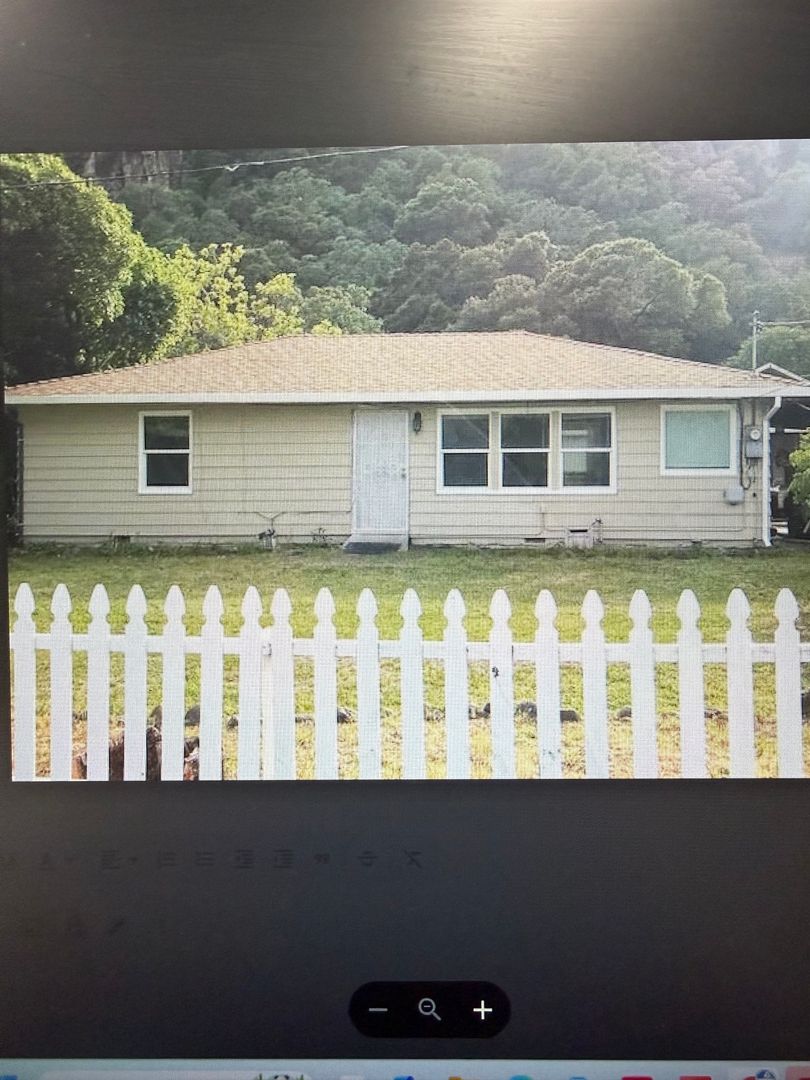 Fairfield House: 4163 Oakwood