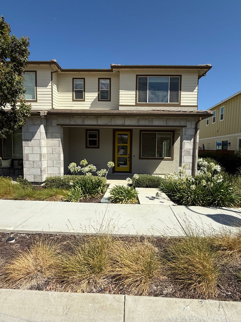 FAIRFIELD House: 2460 CINNABAR
