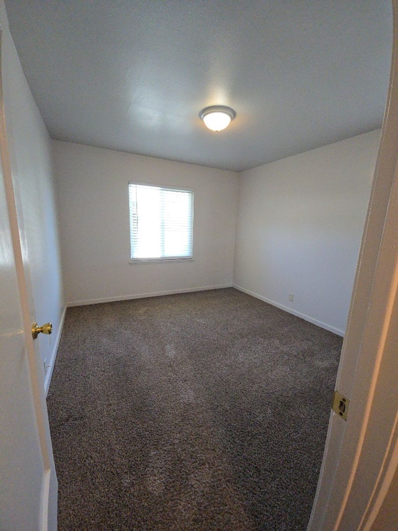 Fairfield Apartment: 518 Carpenter Street
