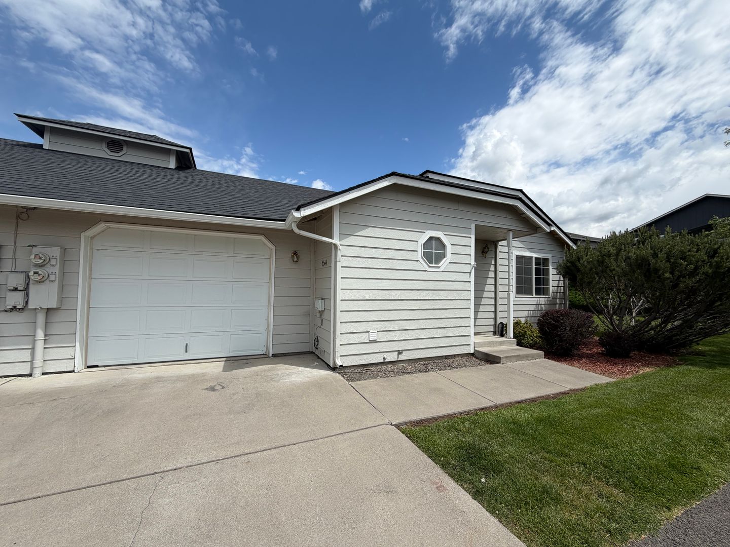 Klamath Falls Apartment: 5542-5542 Glenridge Way