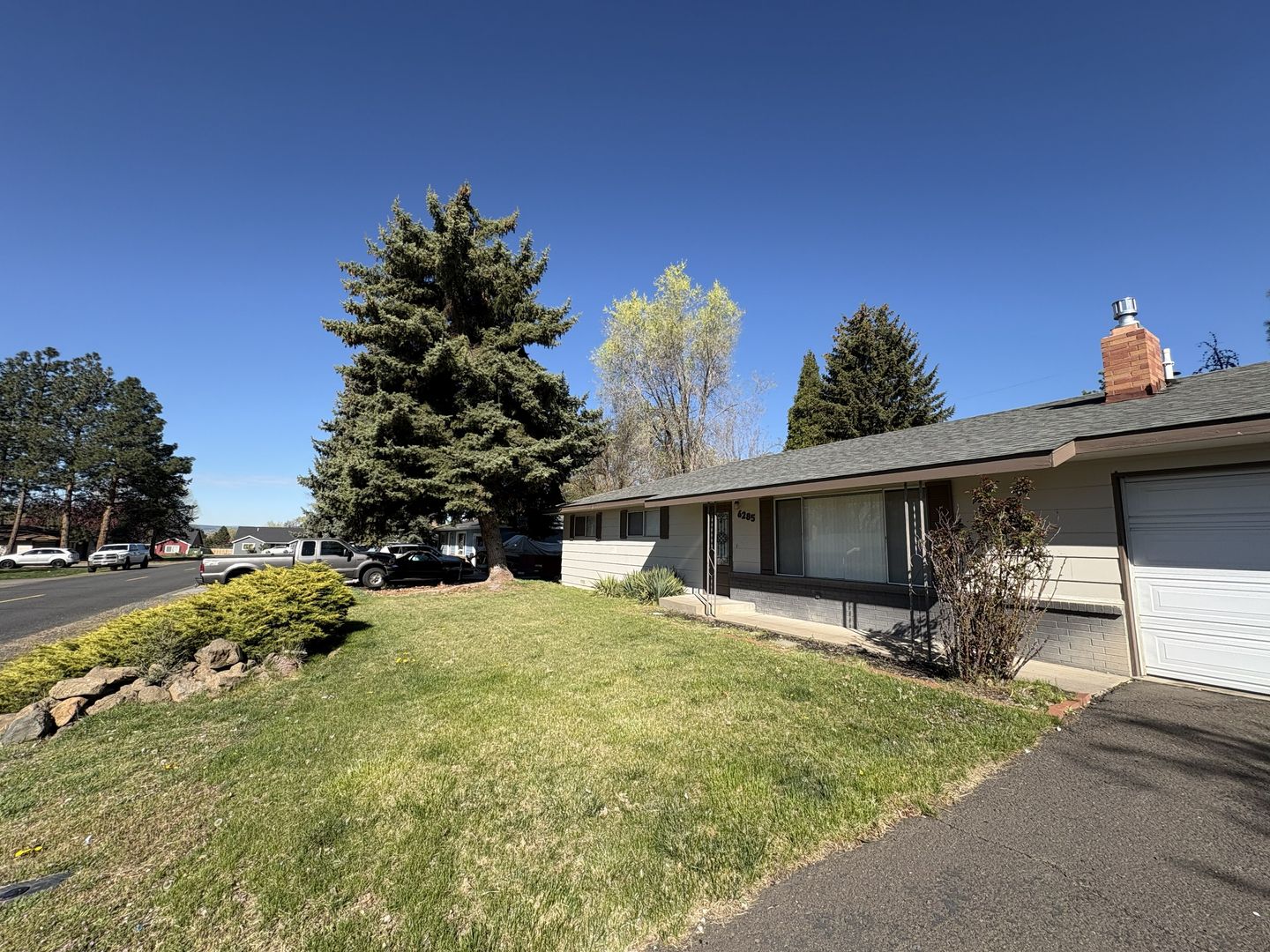 Klamath Falls House: 6285 Bryant Ave