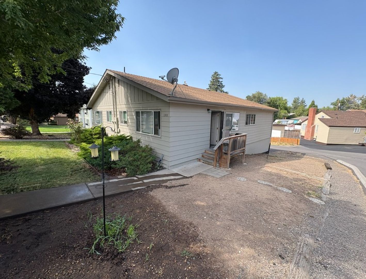 Klamath Falls Apartment: 1846-1848 Sargent Ave