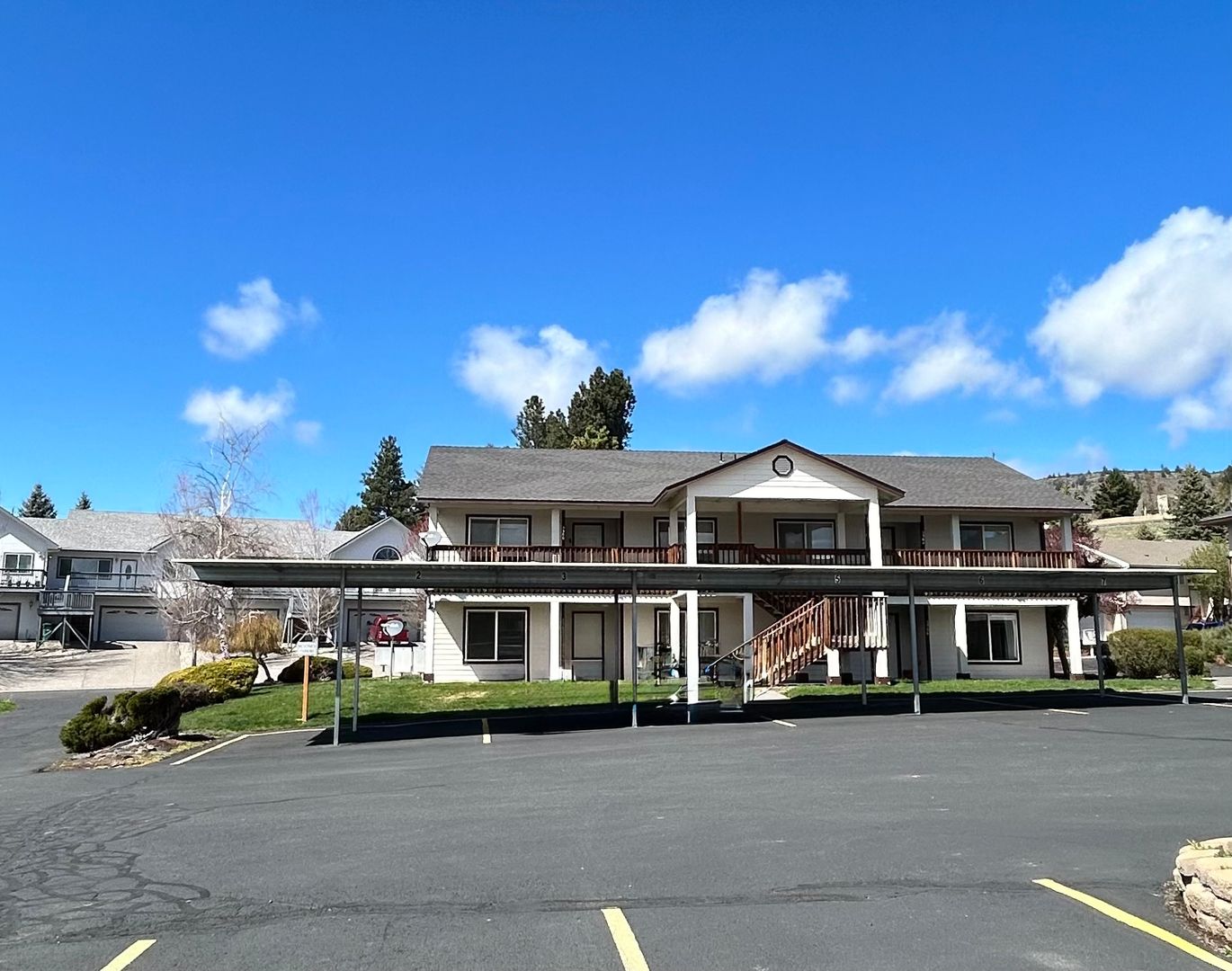 Klamath Falls Apartment: 5382 North Hills Drive