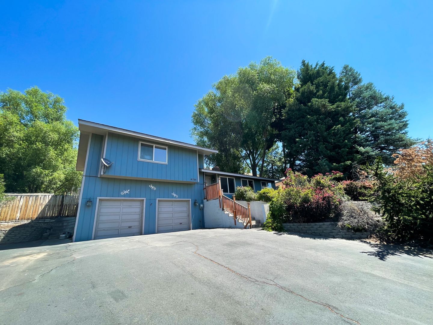 3 Bedroom, 2 bath Spacious home in Moyina Heights 