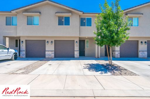 Great 3 Bedroom, 2.5 Bathroom Townhome in Washington – photo 1