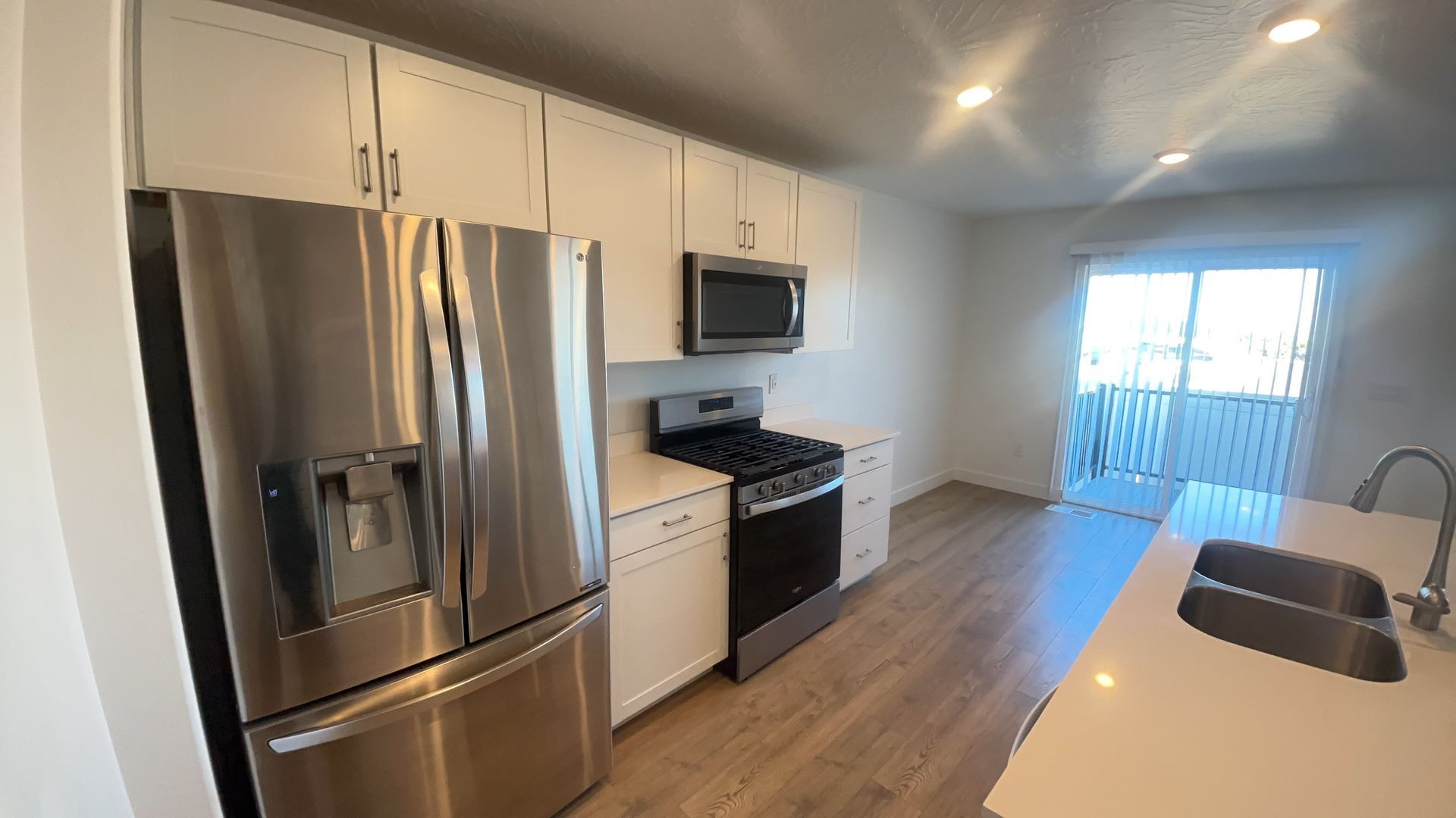 Modern 4 Bedroom Townhome in Cedar City. Pet Friendly!