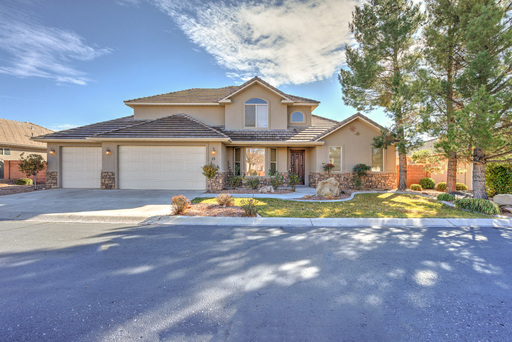 Beautiful St. George Home - Community Pool & All Landscaping Maintenance Included! – photo 1