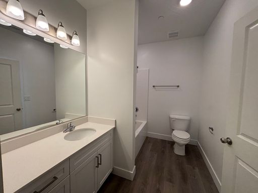 Listing photo thumbnail