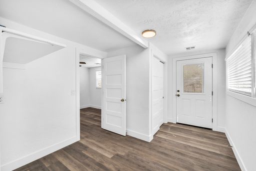 Listing photo thumbnail