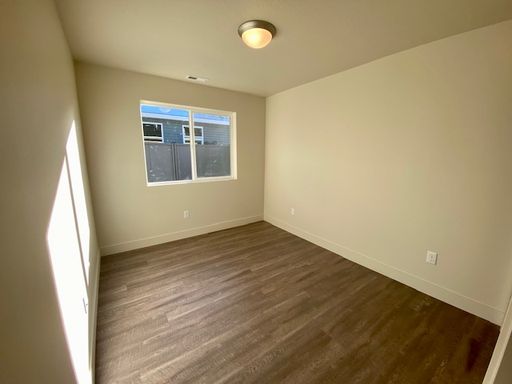 Listing photo thumbnail