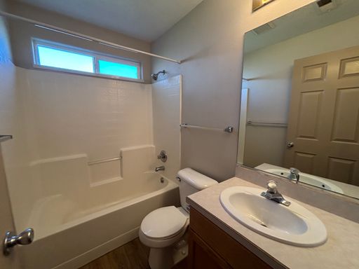 Listing photo thumbnail